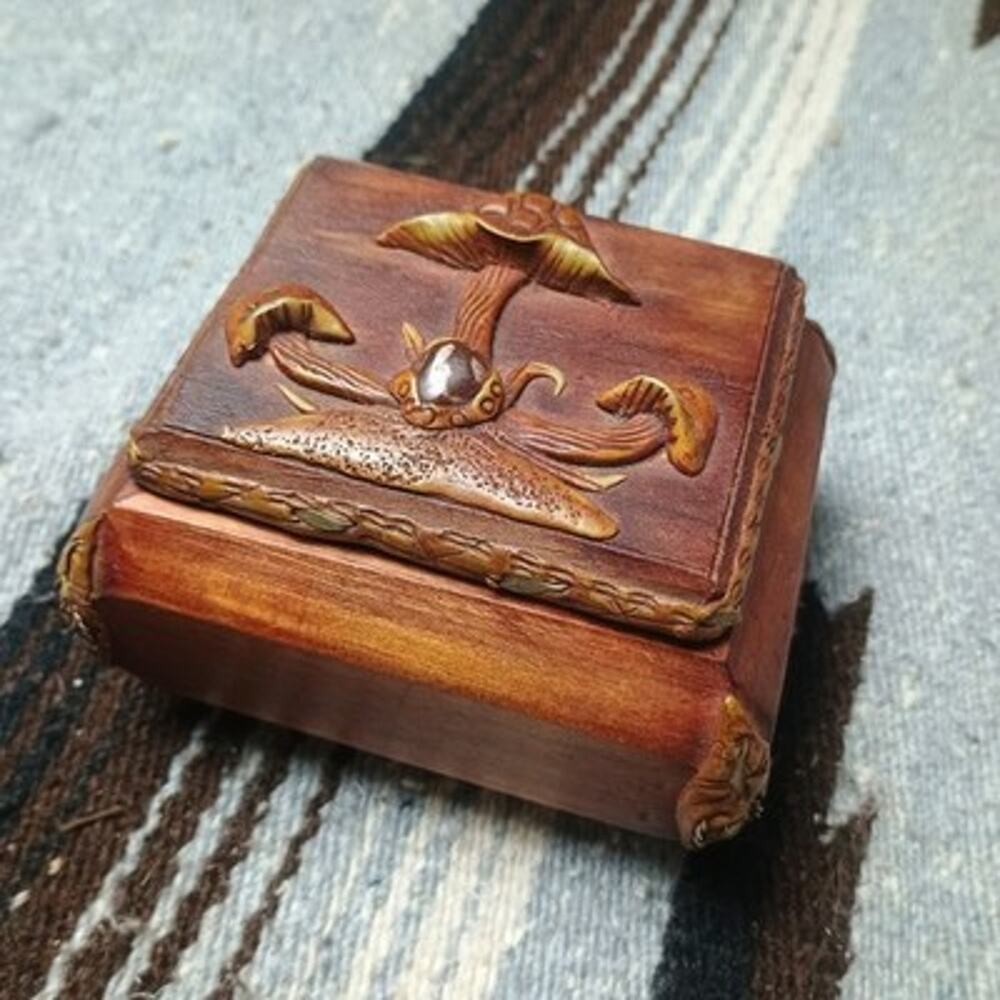 Mushroom Vintage MCM Hand Carved Wooden Signet Trinket Ring Box Inlay Hippie